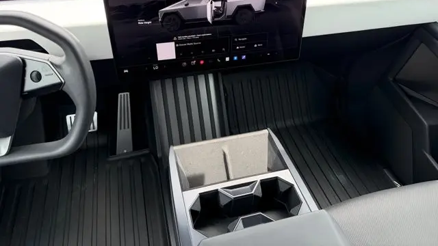 2024 Tesla Cybertruck Base