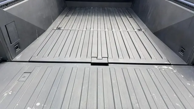 2024 Tesla Cybertruck Base