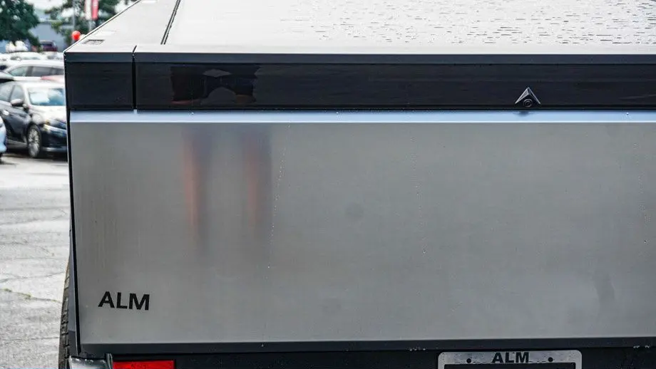 2025 Tesla Cybertruck Base