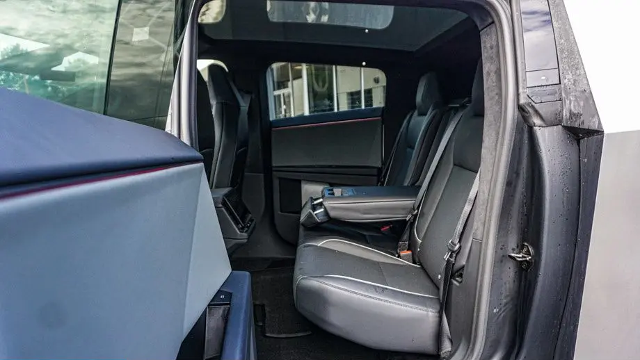 2025 Tesla Cybertruck Base