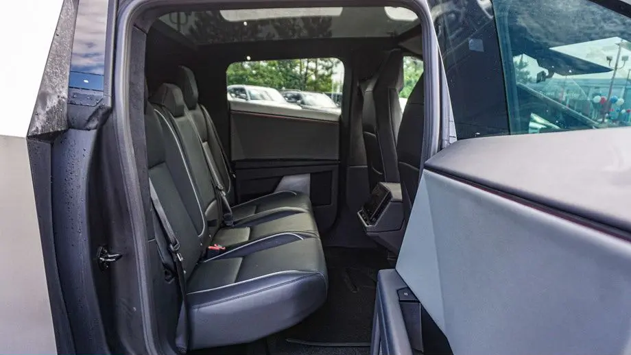 2025 Tesla Cybertruck Base