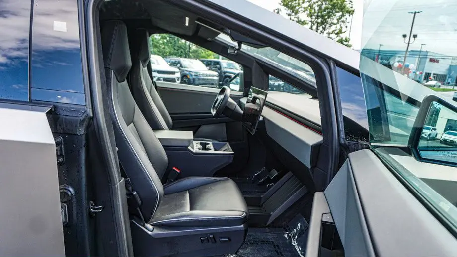 2025 Tesla Cybertruck Base