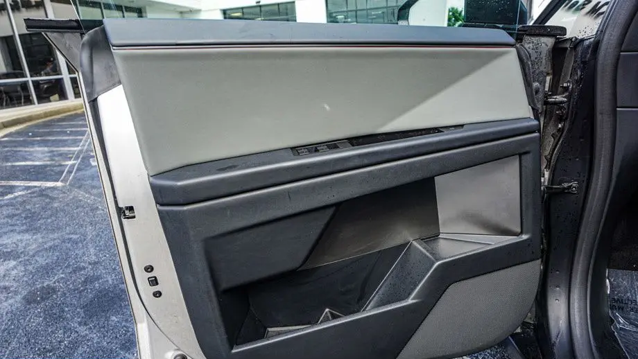 2025 Tesla Cybertruck Base