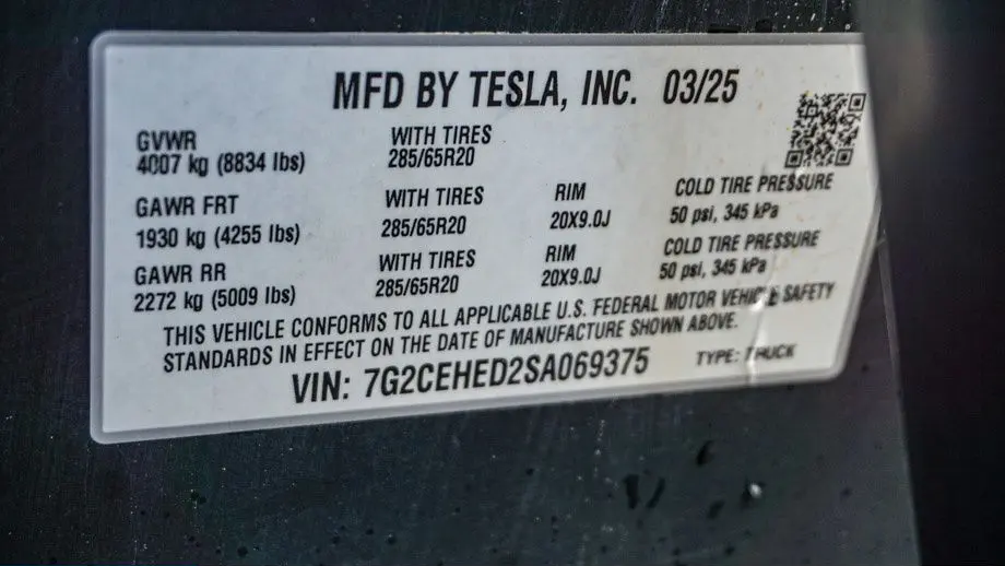 2025 Tesla Cybertruck Base