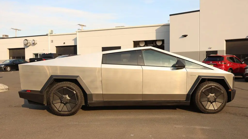 2024 Tesla Cybertruck Base