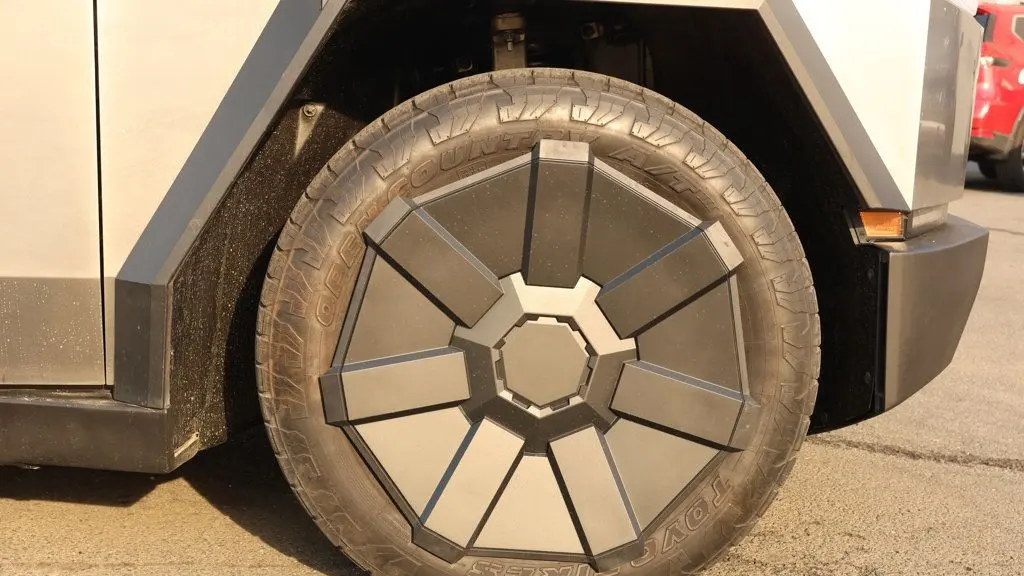 2024 Tesla Cybertruck Base