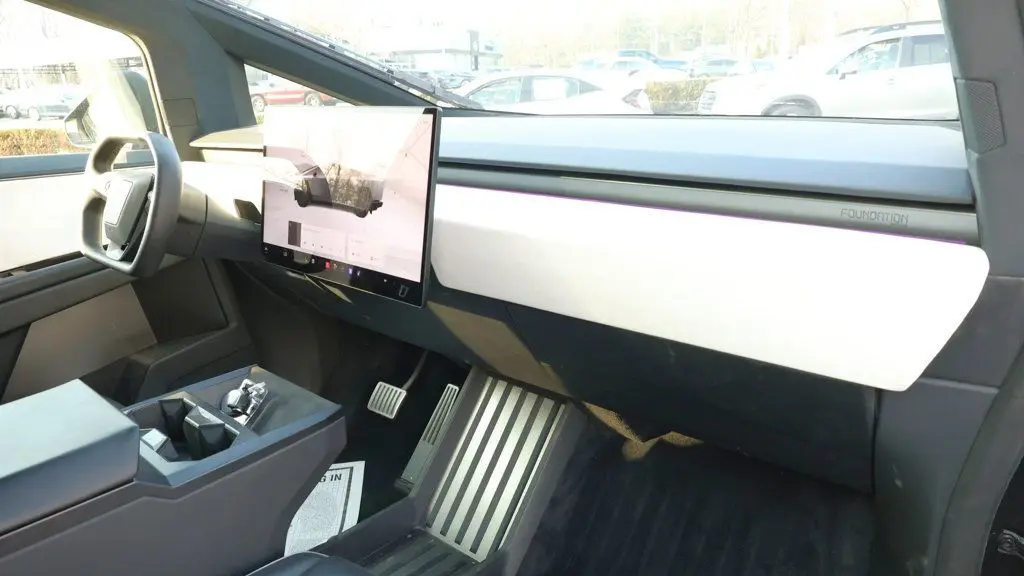 2024 Tesla Cybertruck Base