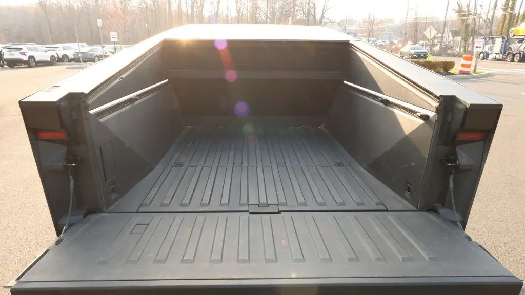 2024 Tesla Cybertruck Base