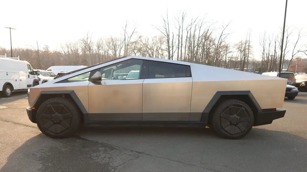 2024 Tesla Cybertruck Base