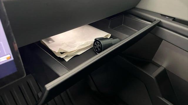 2025 Tesla Cybertruck Base