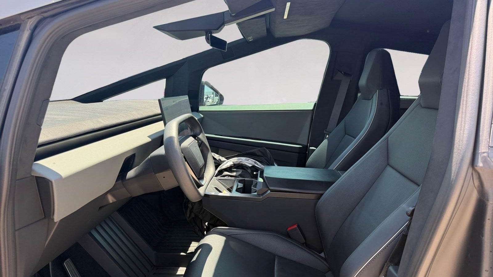 2025 Tesla Cybertruck Cyberbeast