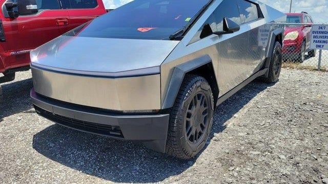 2024 Tesla Cybertruck Cyberbeast