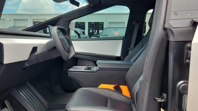 2024 Tesla Cybertruck Cyberbeast