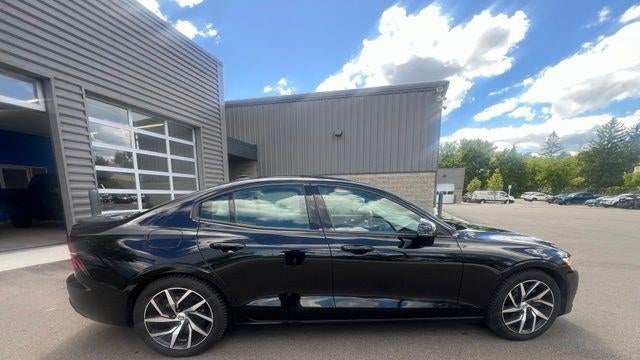 2020 Volvo S60 T5 Momentum