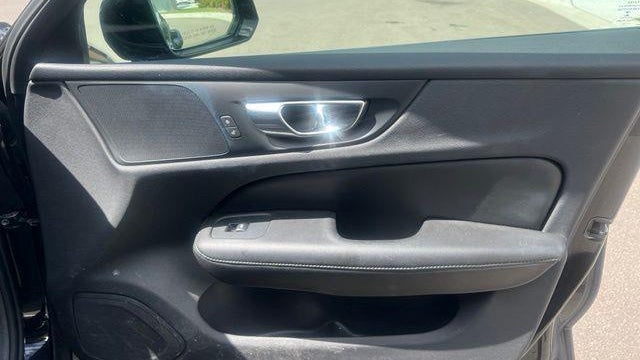 2020 Volvo S60 T5 Momentum