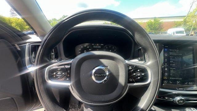 2020 Volvo S60 T5 Momentum