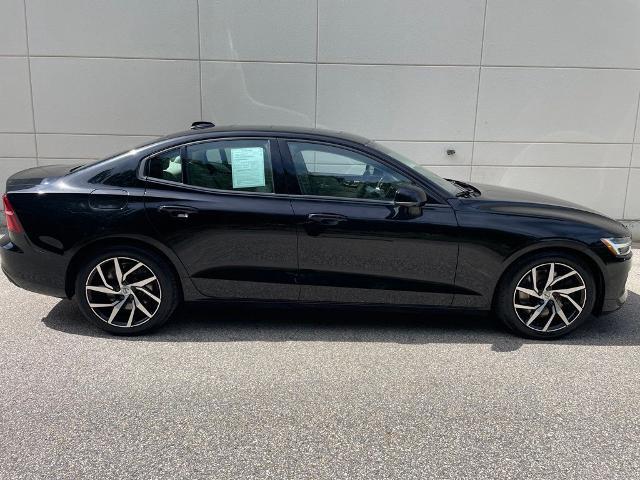 2019 Volvo S60 T6 Momentum — photo 1 of 8