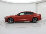 2021 S60 Thumbnail 3