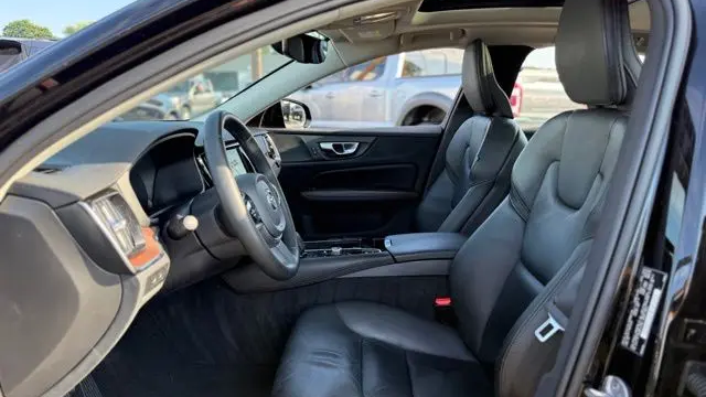 2023 Volvo S60 Recharge T8 Plus Dark Theme