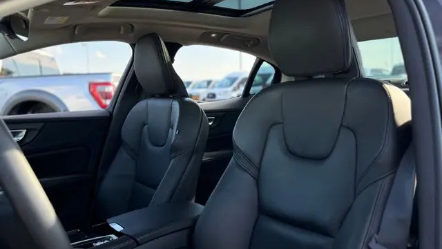 2023 Volvo S60 Recharge T8 Plus Dark Theme