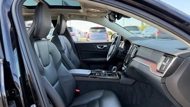 2023 Volvo S60 Recharge T8 Plus Dark Theme