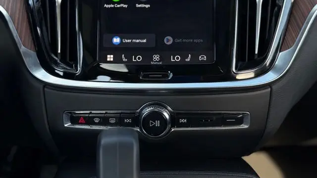 2023 Volvo S60 Recharge T8 Plus Dark Theme
