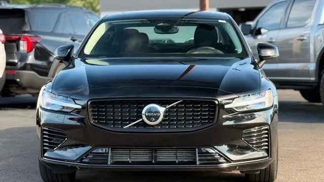 2023 Volvo S60 Recharge T8 Plus Dark Theme