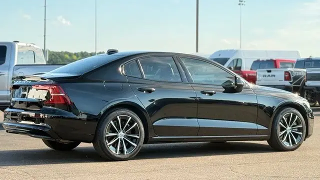 2023 Volvo S60 Recharge T8 Plus Dark Theme