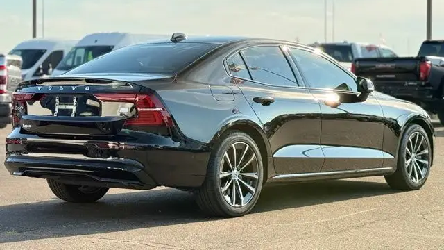 2023 Volvo S60 Recharge T8 Plus Dark Theme
