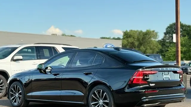 2023 Volvo S60 Recharge T8 Plus Dark Theme