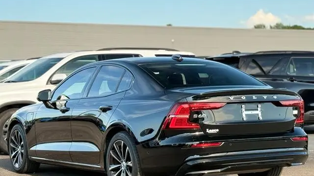 2023 Volvo S60 Recharge T8 Plus Dark Theme