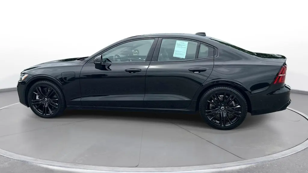 2023 Volvo S60 Recharge T8 Plus Black Edition