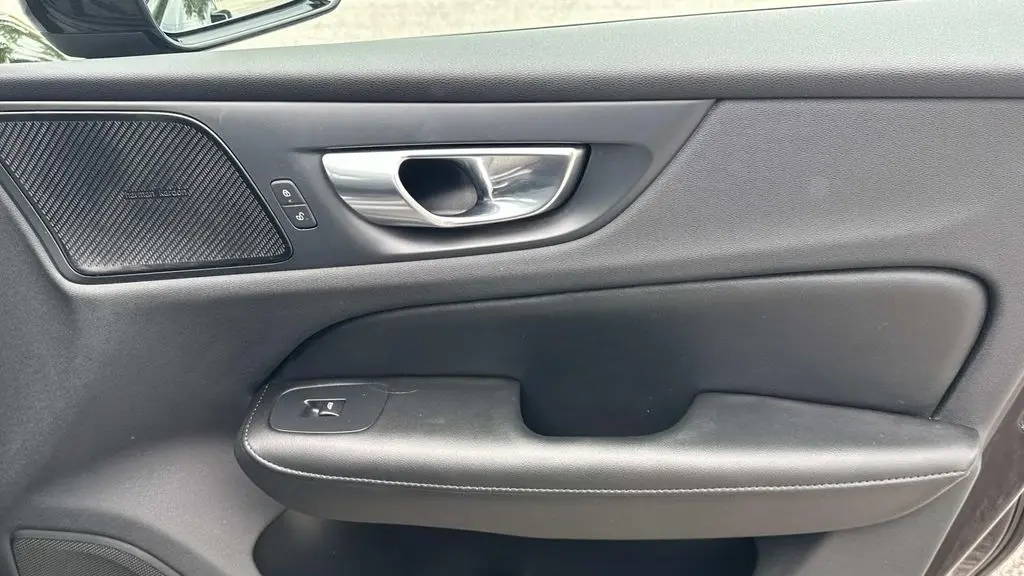 2023 Volvo S60 Recharge T8 Plus Black Edition