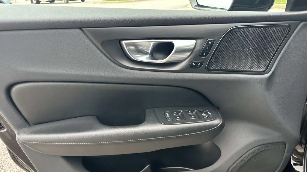 2023 Volvo S60 Recharge T8 Plus Black Edition