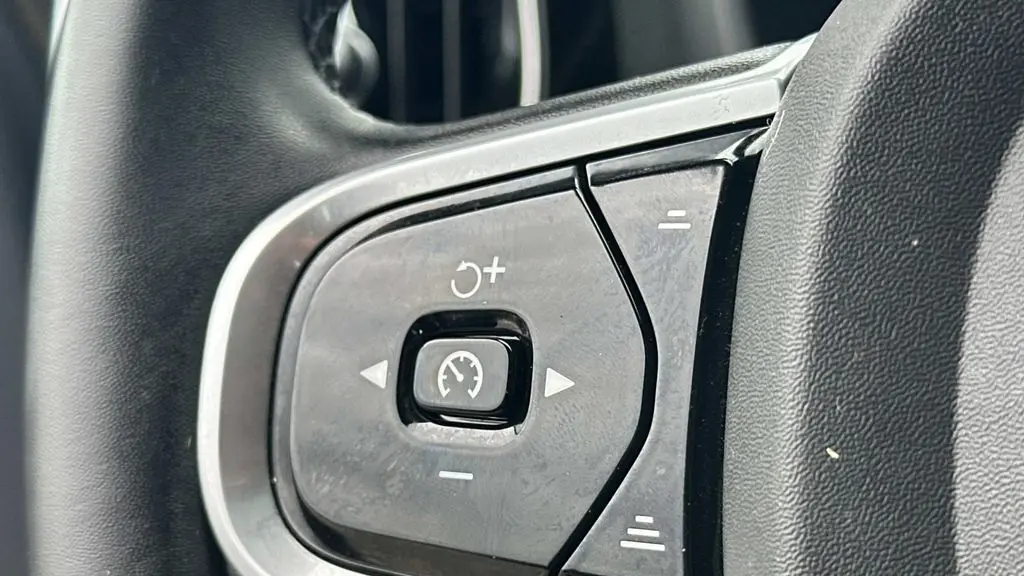 2023 Volvo S60 Recharge T8 Plus Black Edition