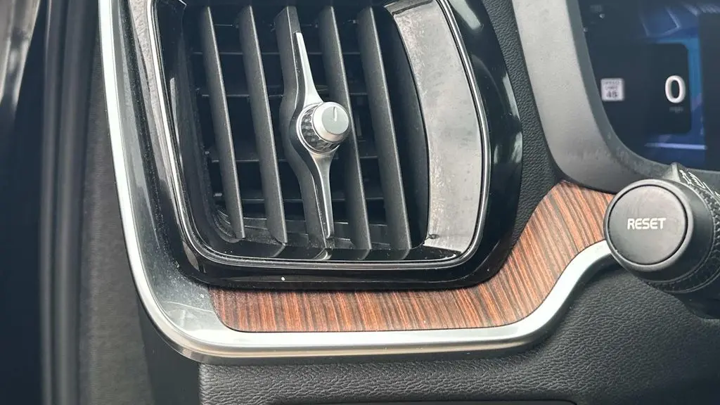 2023 Volvo S60 Recharge T8 Plus Black Edition