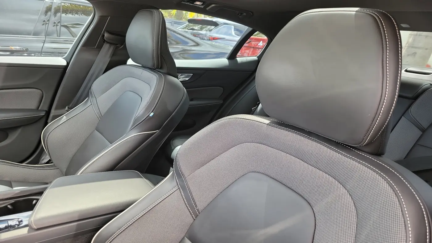 2024 Volvo S60 B5 Plus Black Edition