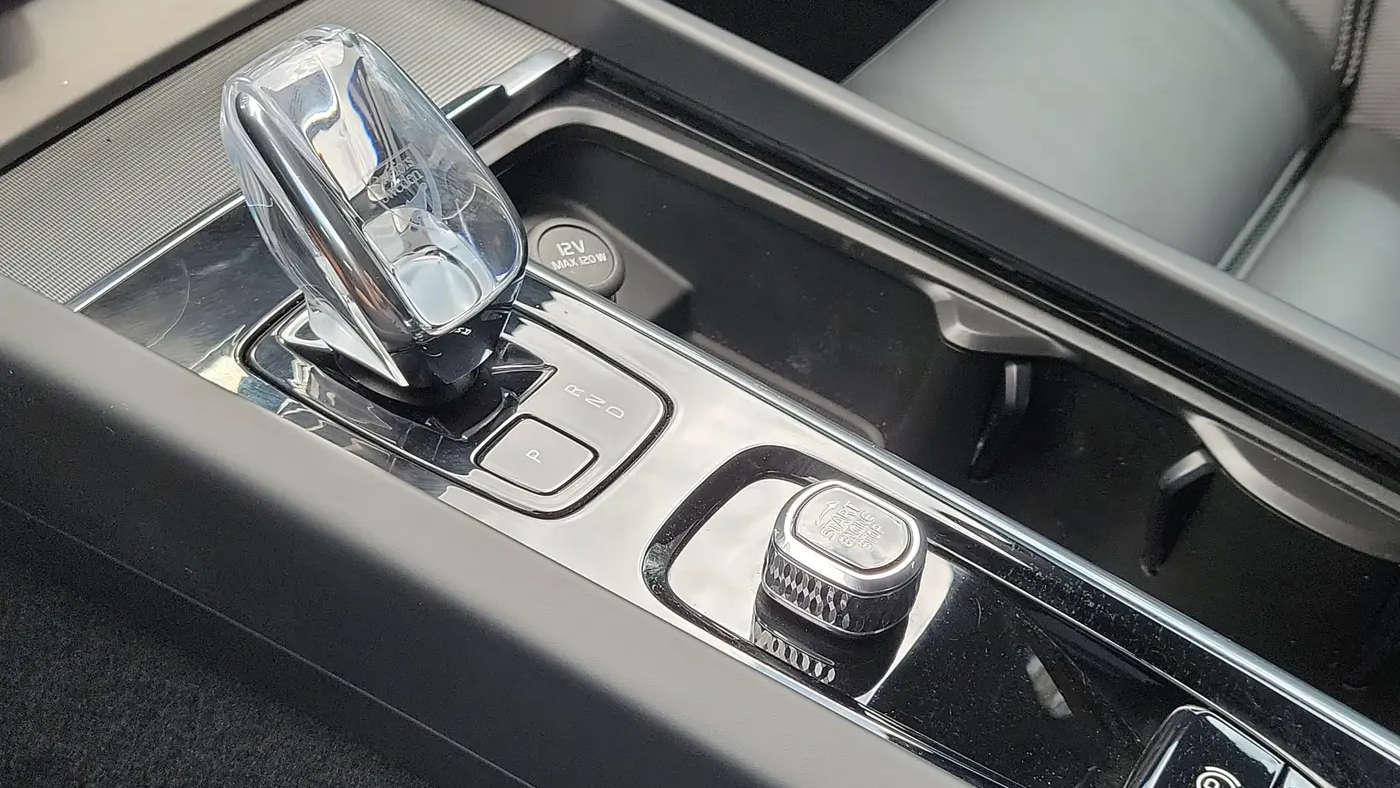 2024 Volvo S60 B5 Plus Black Edition