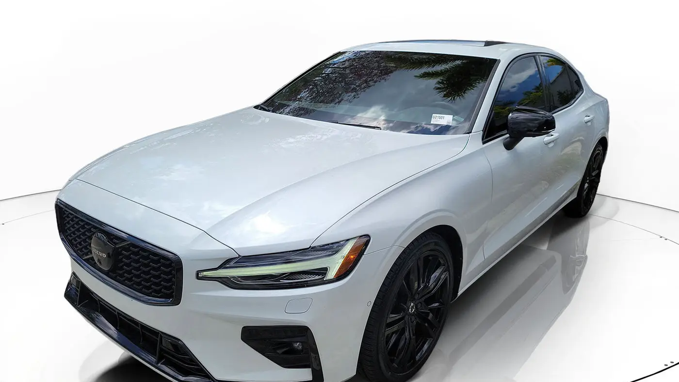 2024 Volvo S60 B5 Plus Black Edition