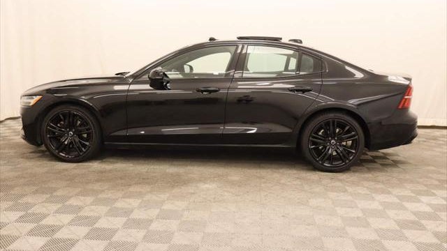 2024 Volvo S60 B5 Plus Black Edition