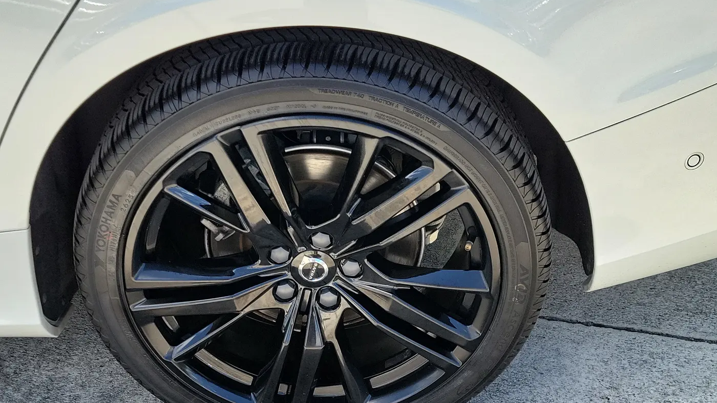 2024 Volvo S60 B5 Plus Black Edition