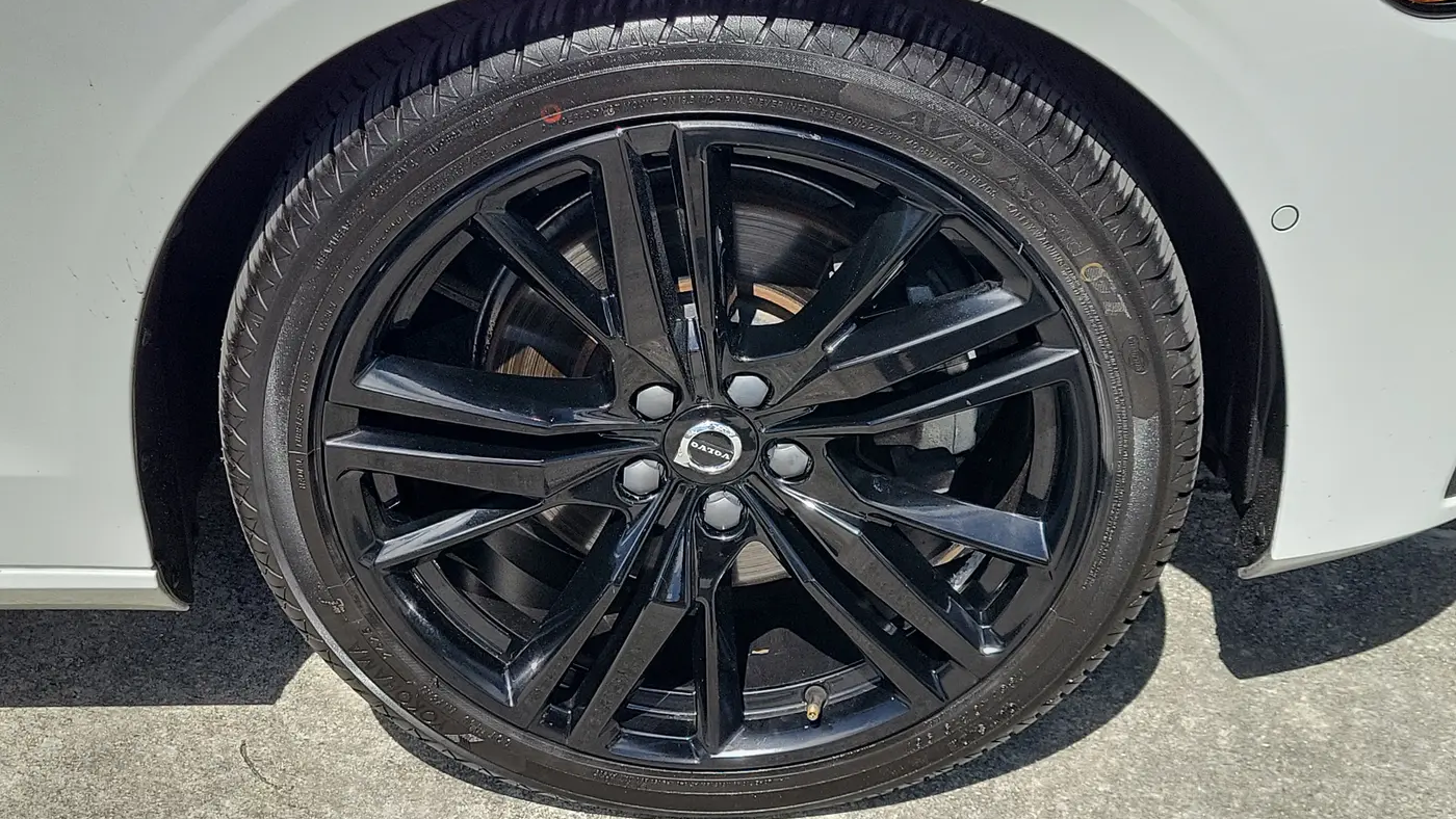 2024 Volvo S60 B5 Plus Black Edition