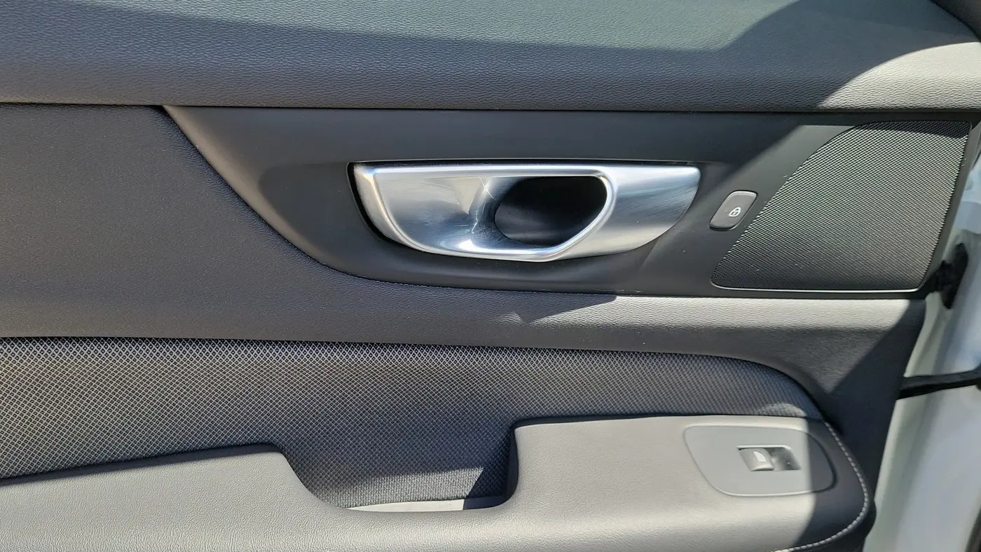 2024 Volvo S60 B5 Plus Black Edition
