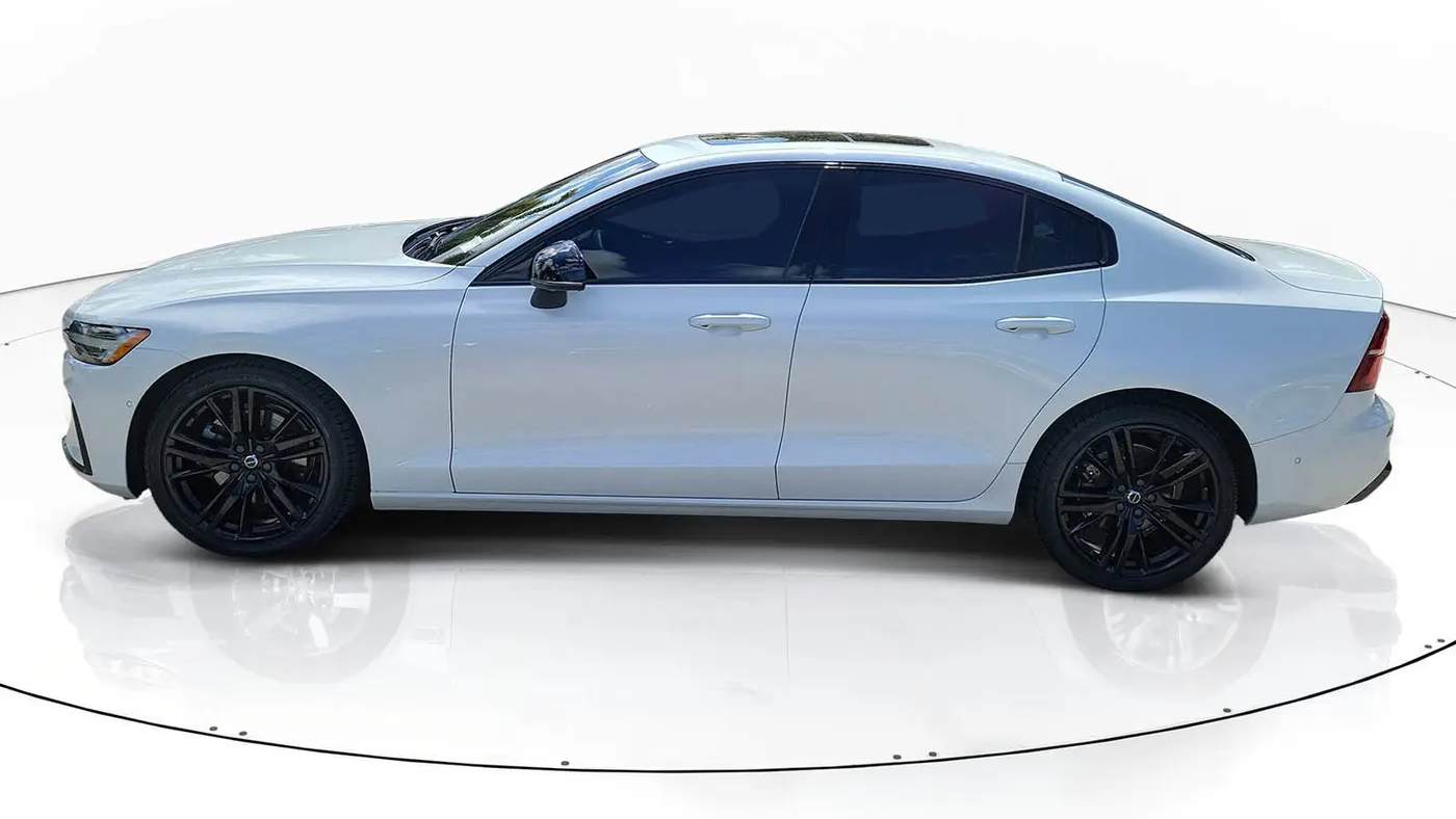 2024 Volvo S60 B5 Plus Black Edition