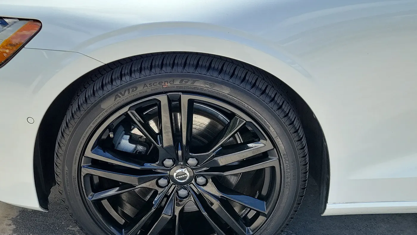 2024 Volvo S60 B5 Plus Black Edition
