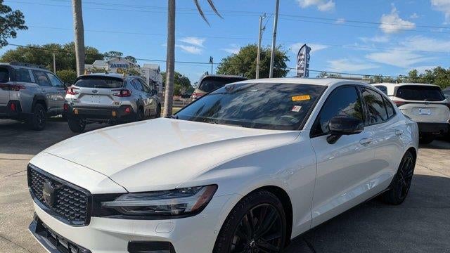 2024 Volvo S60 B5 Plus Black Edition