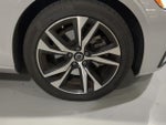 2025 S60 Thumbnail 6