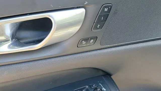 2024 Volvo S60 B5 Core Dark Theme