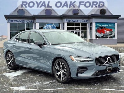 2024 Volvo S60 B5 Core Dark Theme 4DR Sedan