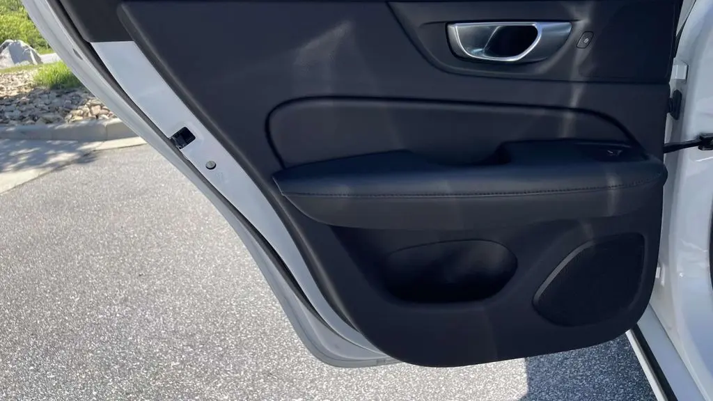 2024 Volvo S60 B5 Core Dark Theme
